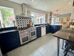 Open Plan Kitchen- click for photo gallery